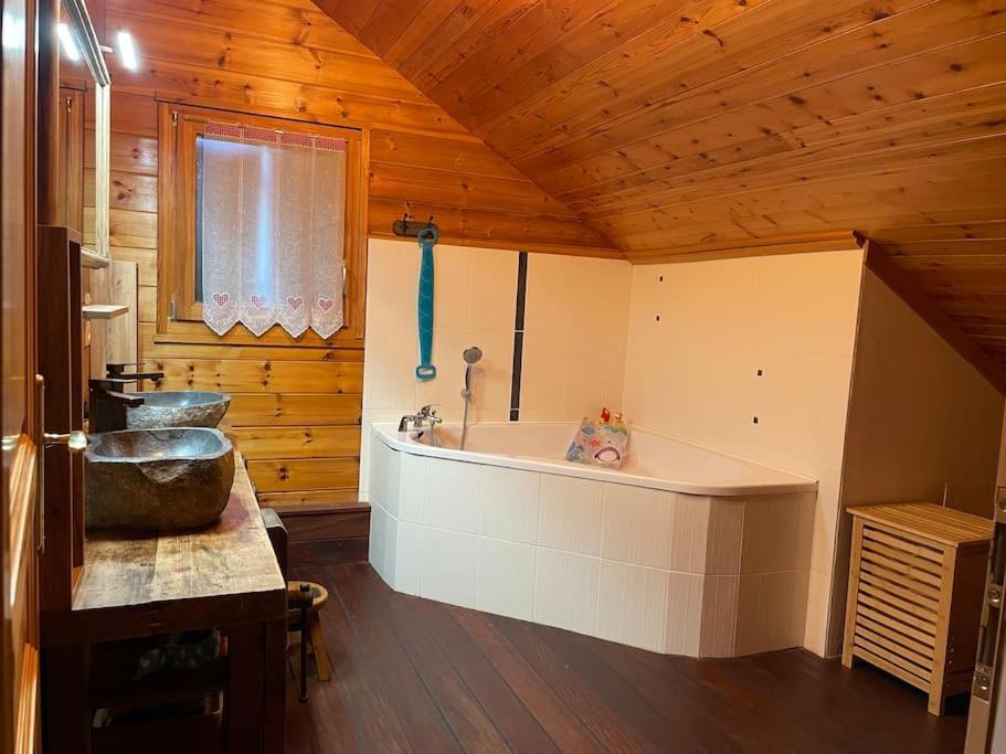 Le Chalet Blanc De Gerardmer Avec Spa Exterior photo